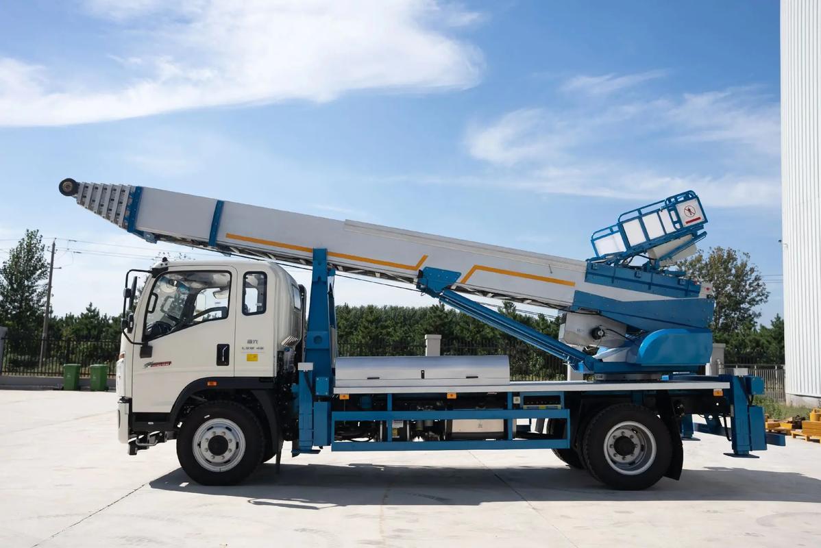 淮安云梯上料车租赁费用